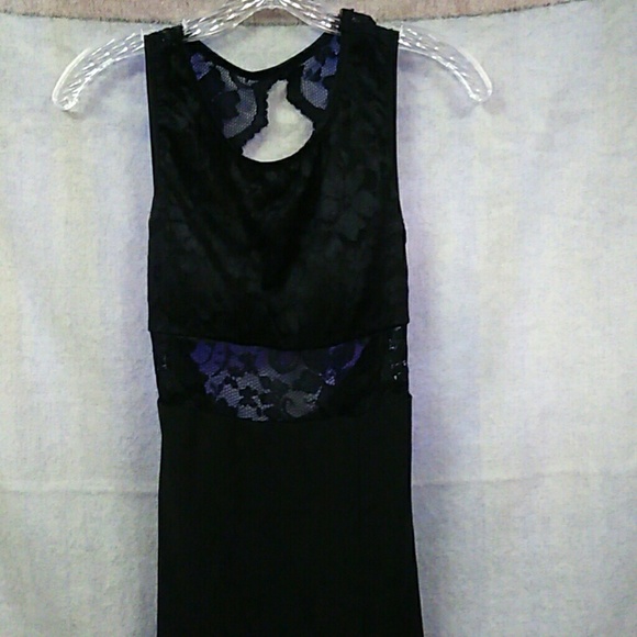 Long Beautiful Dress - Picture 2 of 3